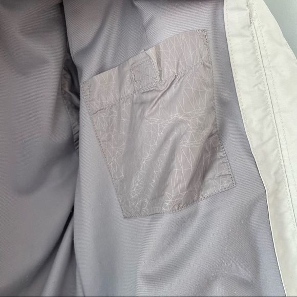 GUC, Northface Jacket, Size Small - Picture 4 of 11